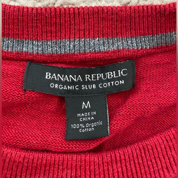Banana Republic Red Crewneck Sweater - Picture 3 of 3